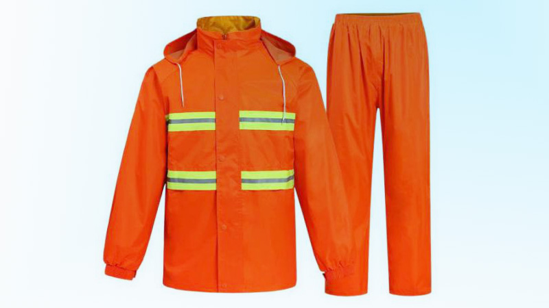 振弘帶你認識漆黑雨夜里行走的光，反光雨衣
